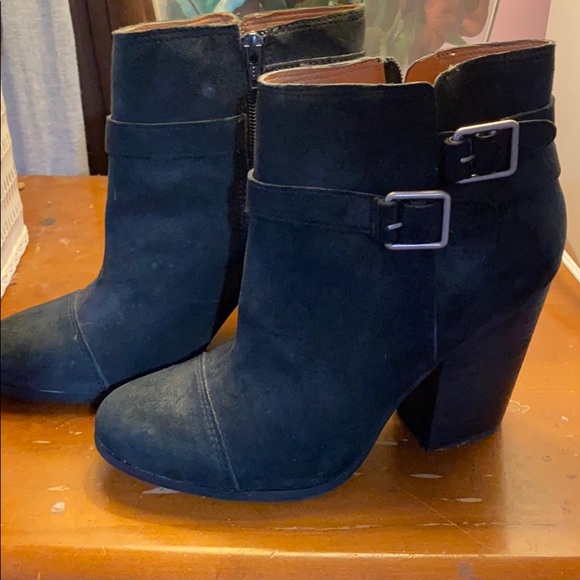 Lucky Brand Shoes - Lucky Brand 🥾 booties